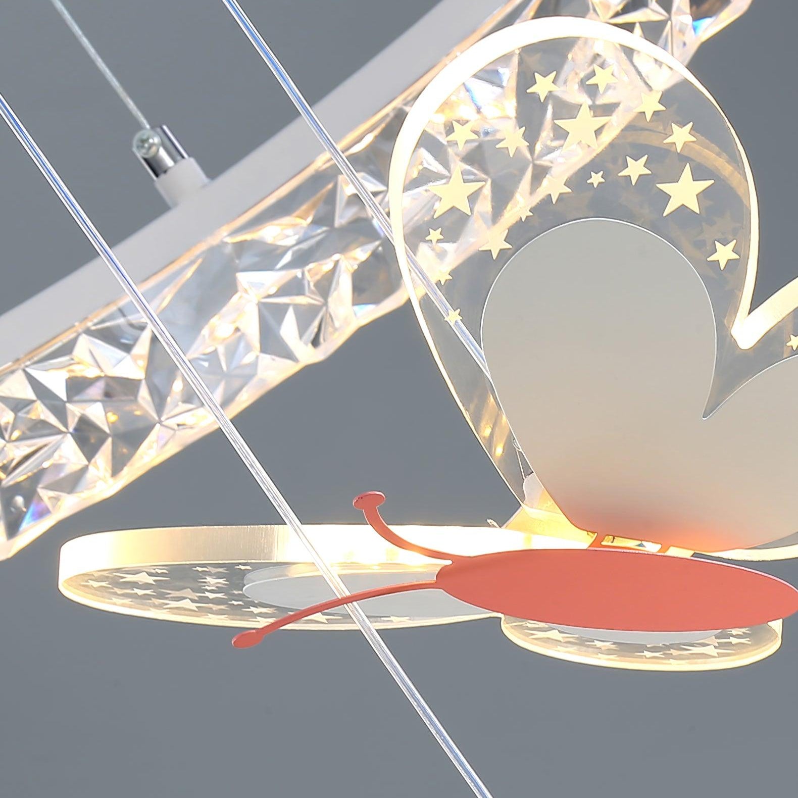 Lampada a sospensione per cameretta con farfalla colorata