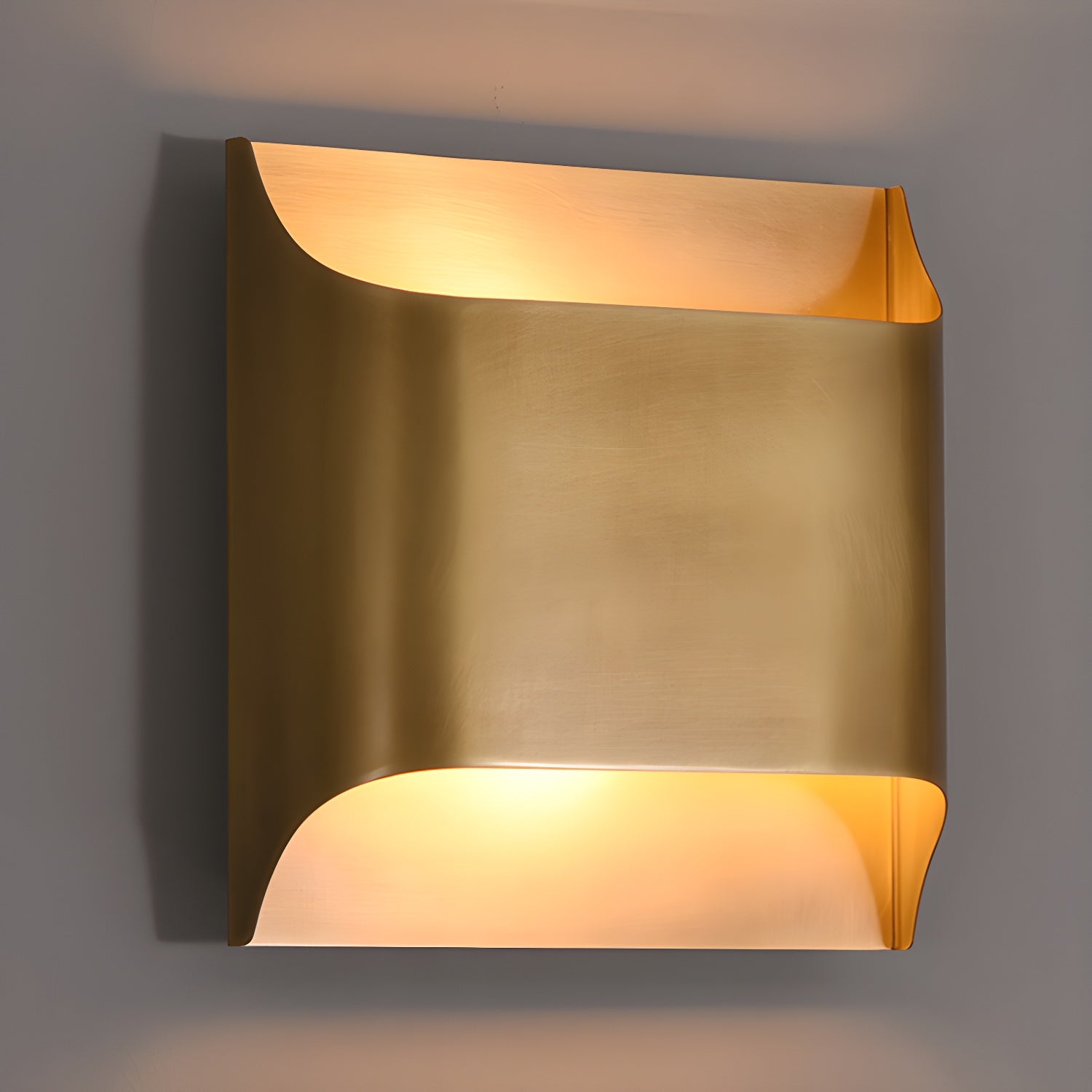 Lelo Messing Wandlamp