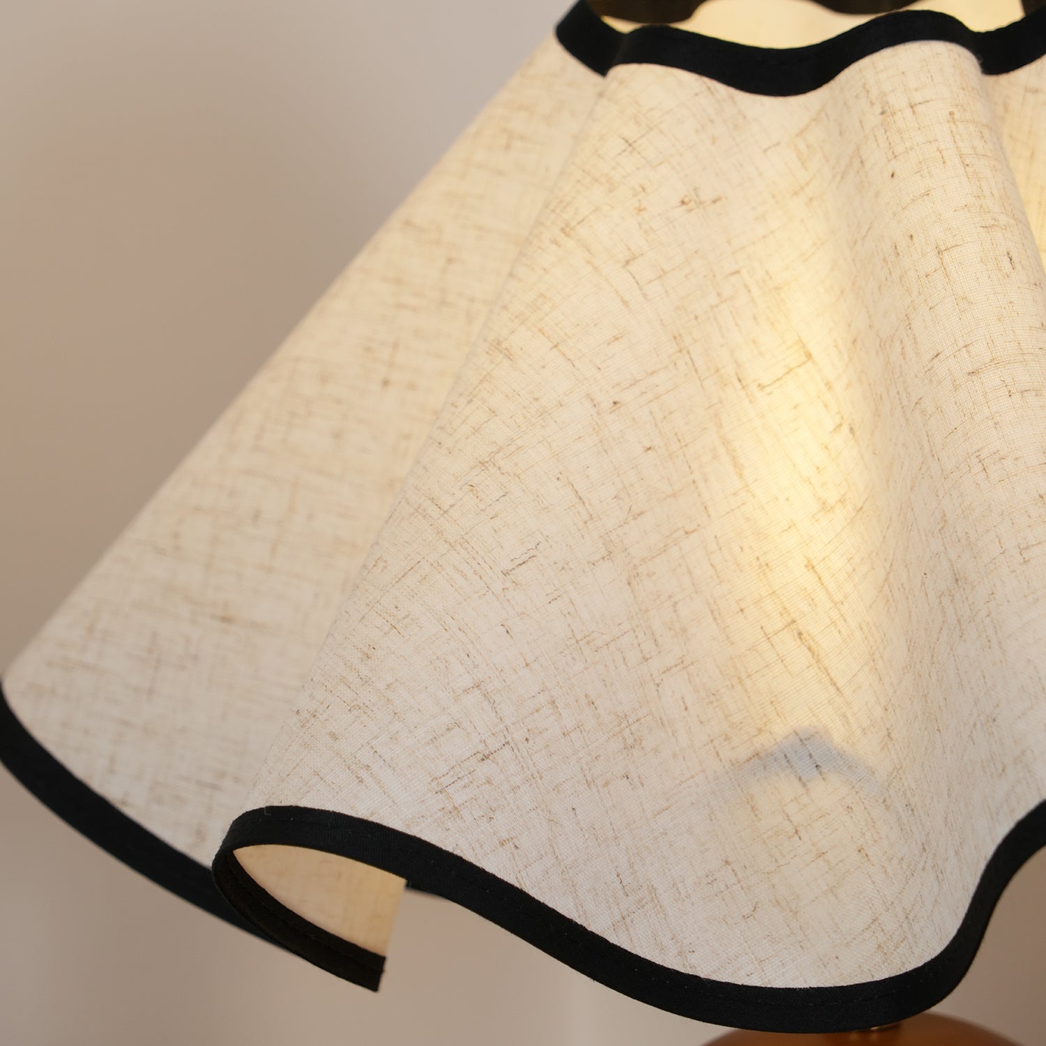 Solivian Wave Tafellamp