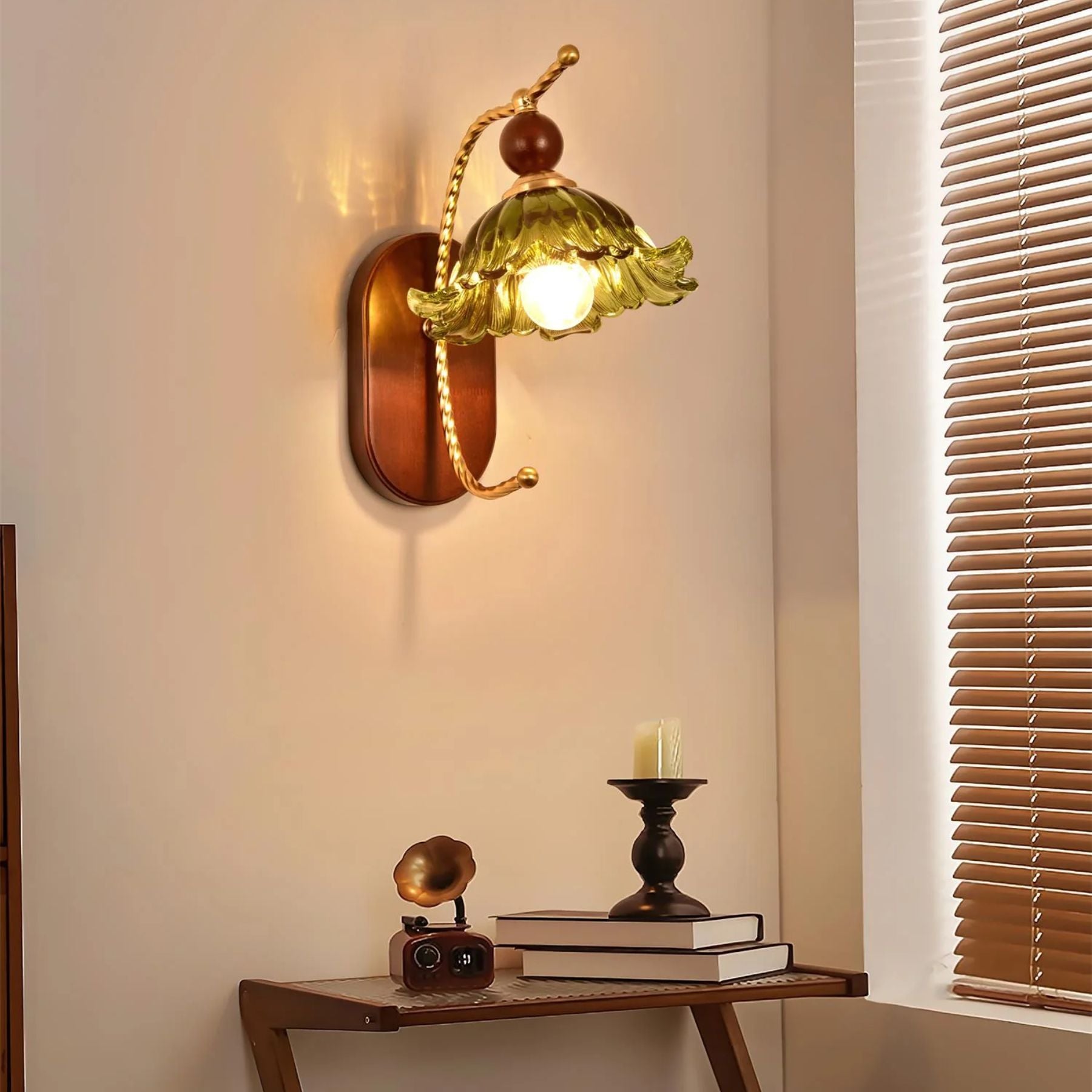 Lampada da parete ad arco Vluro