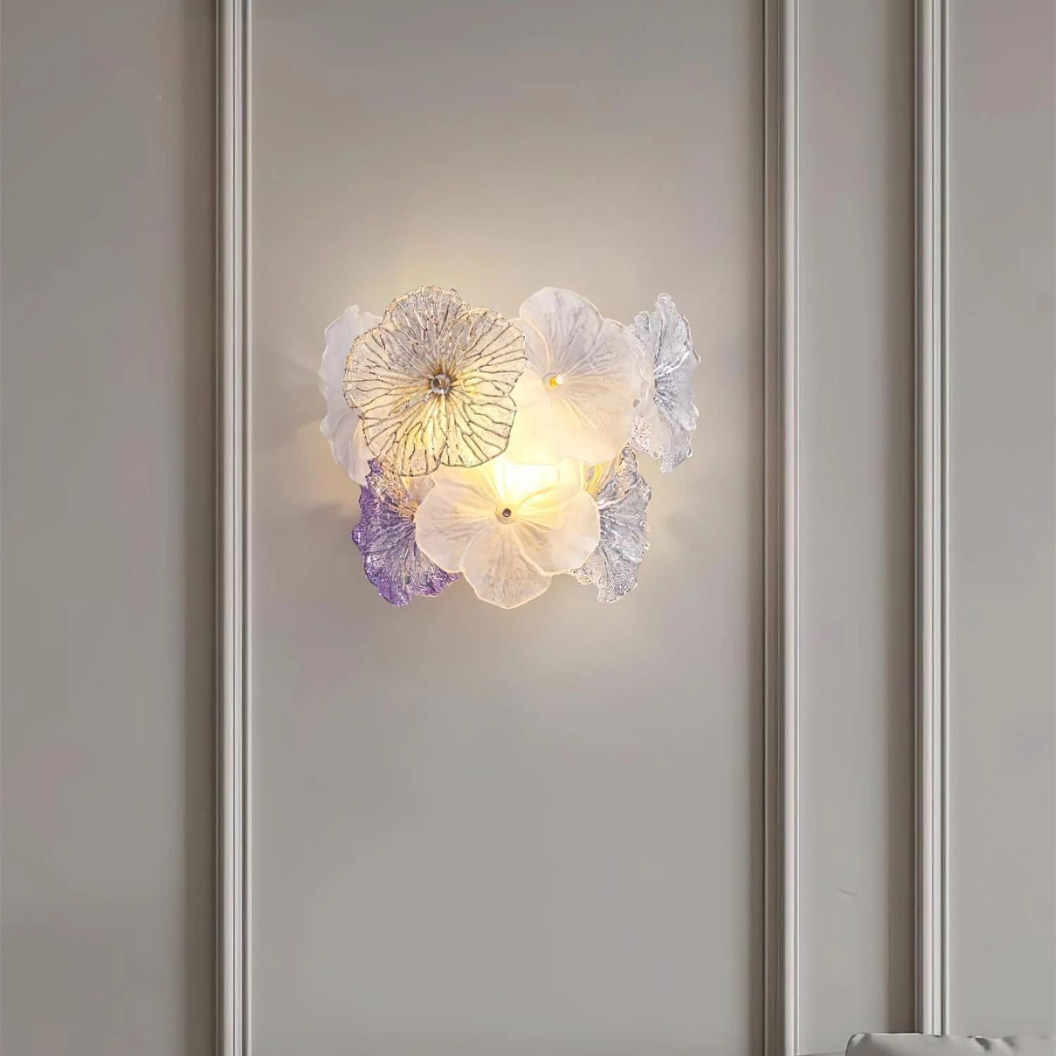 Lampada a stelo con fiore Leyza