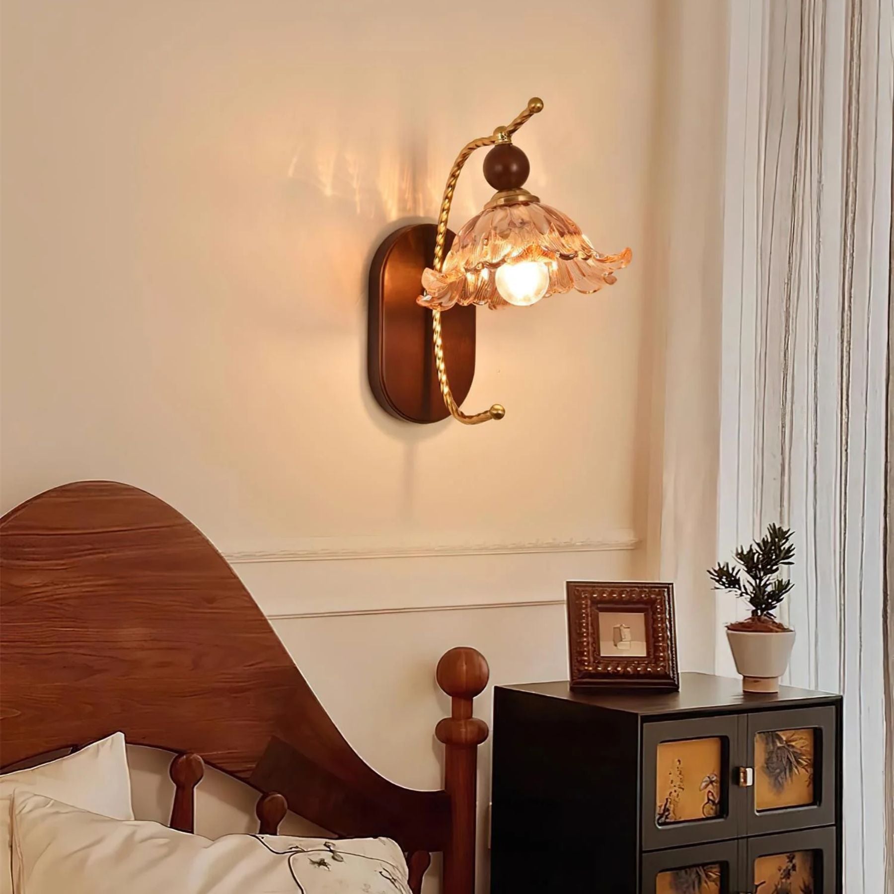 Lampada da parete ad arco Vluro