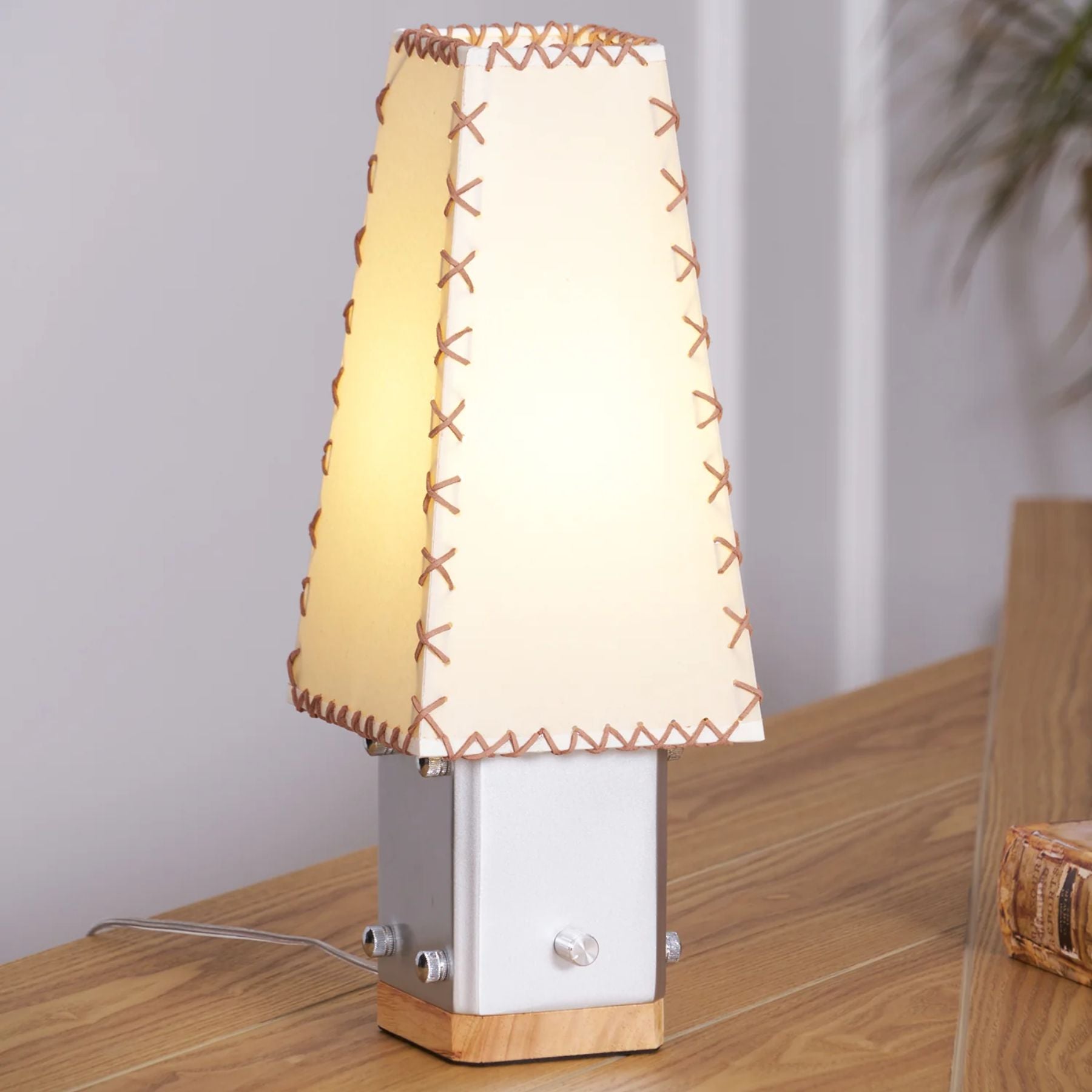 Lampada da tavolo Elestea