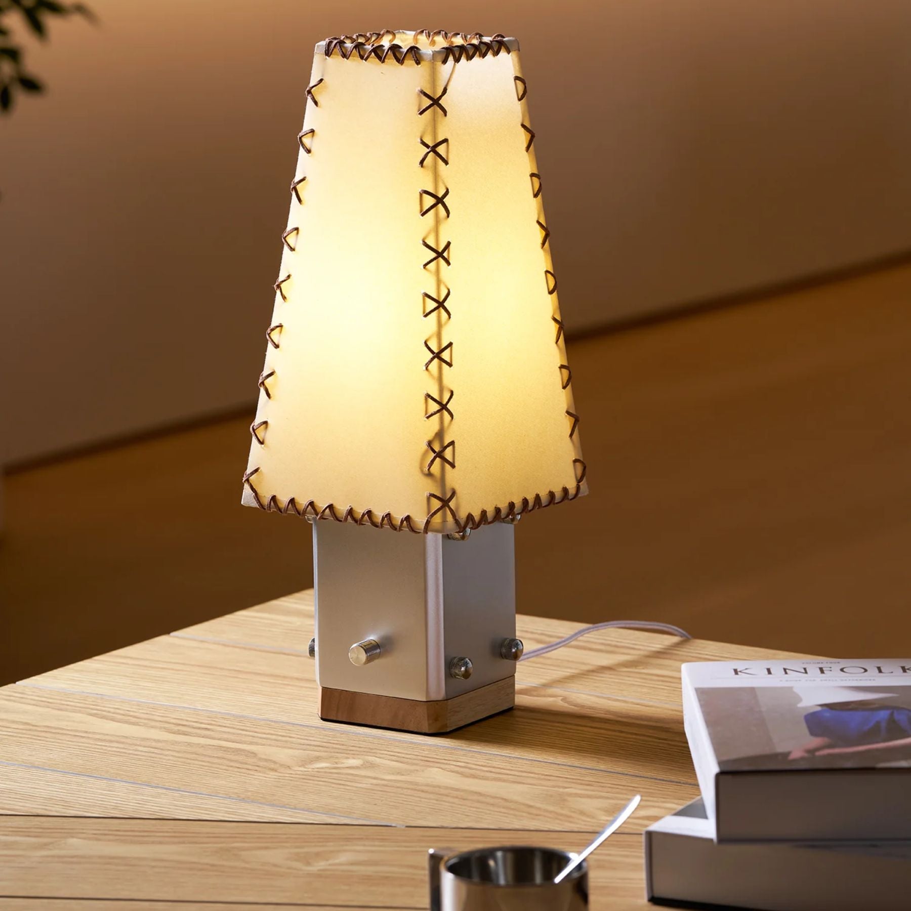 Lampada da tavolo Elestea