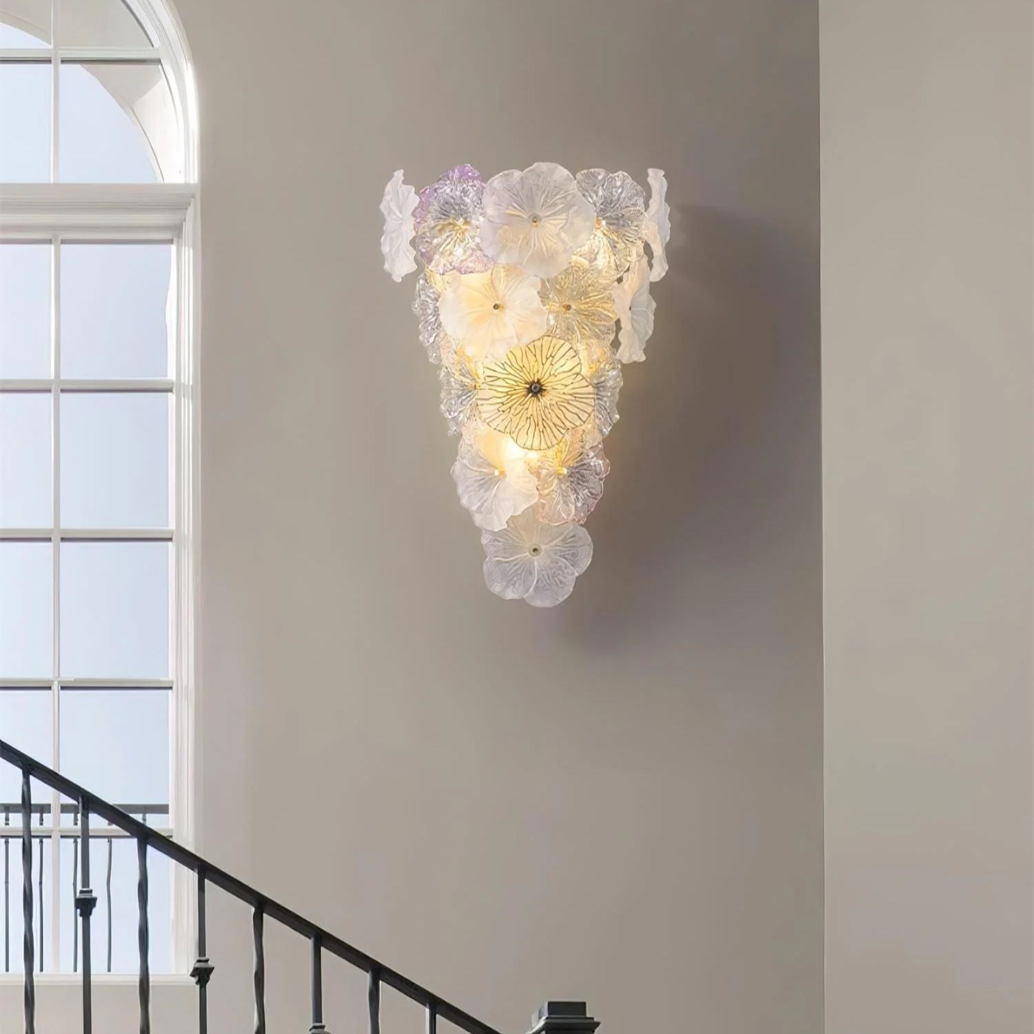 Lampada a stelo con fiore Leyza