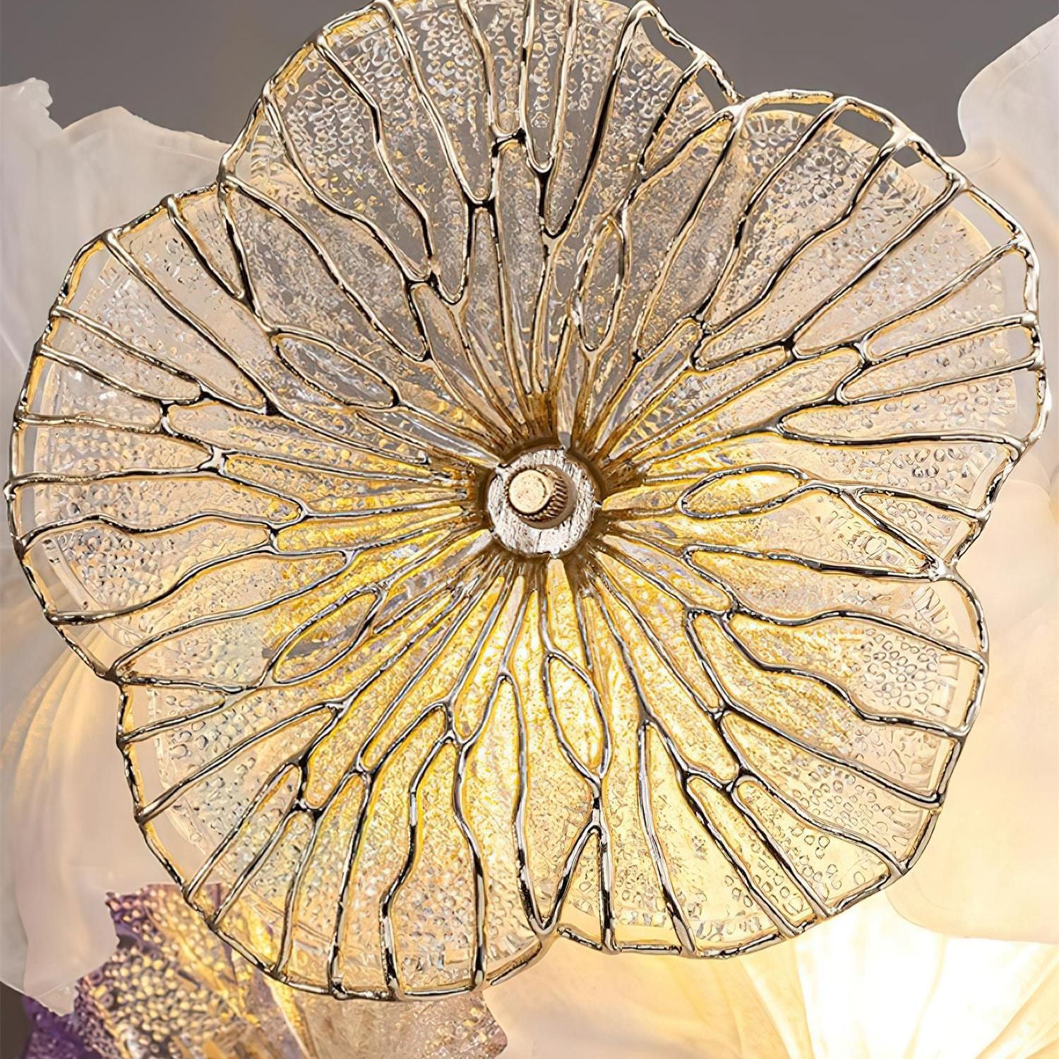 Lampada a stelo con fiore Leyza