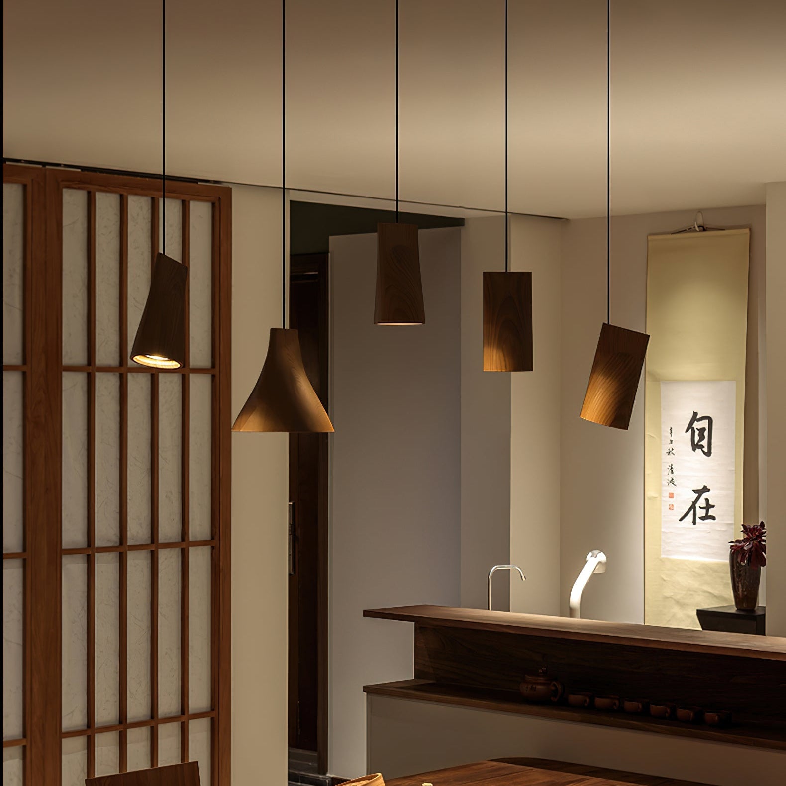 Lampada a sospensione in legno Dellse