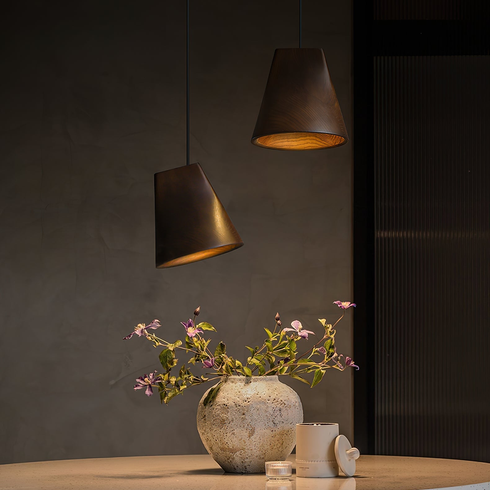 Lampada a sospensione in legno Dellse