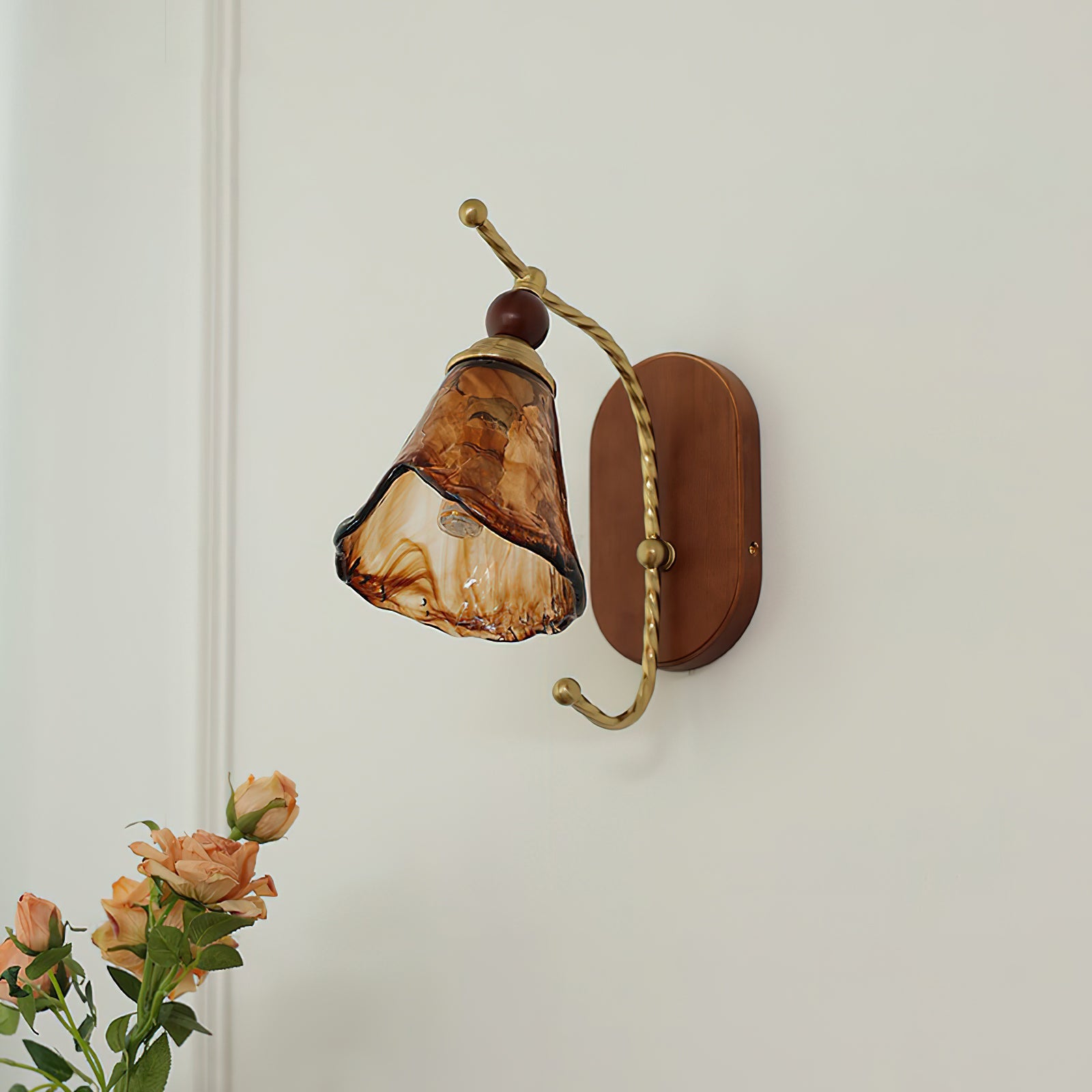 Lampada da parete ad arco Vluro