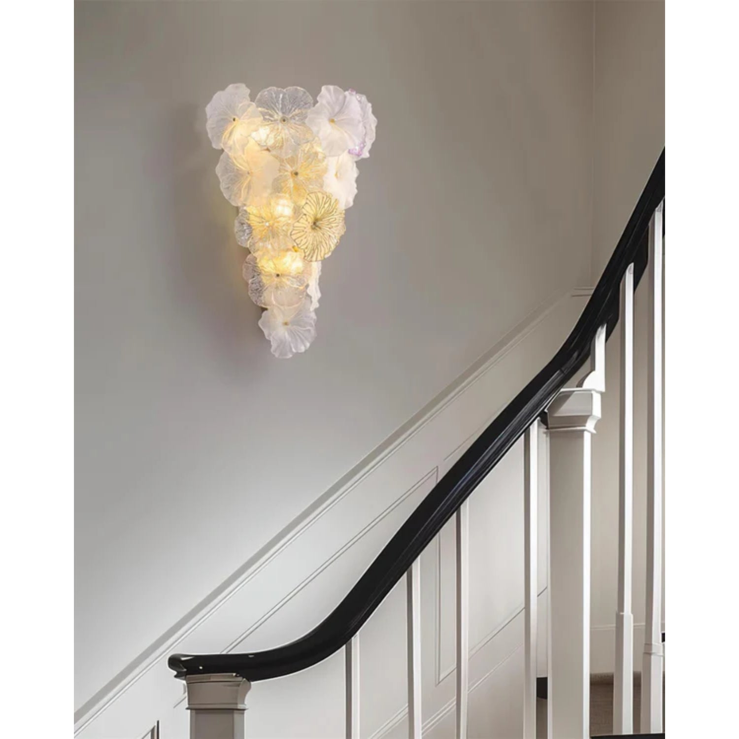 Lampada a stelo con fiore Leyza