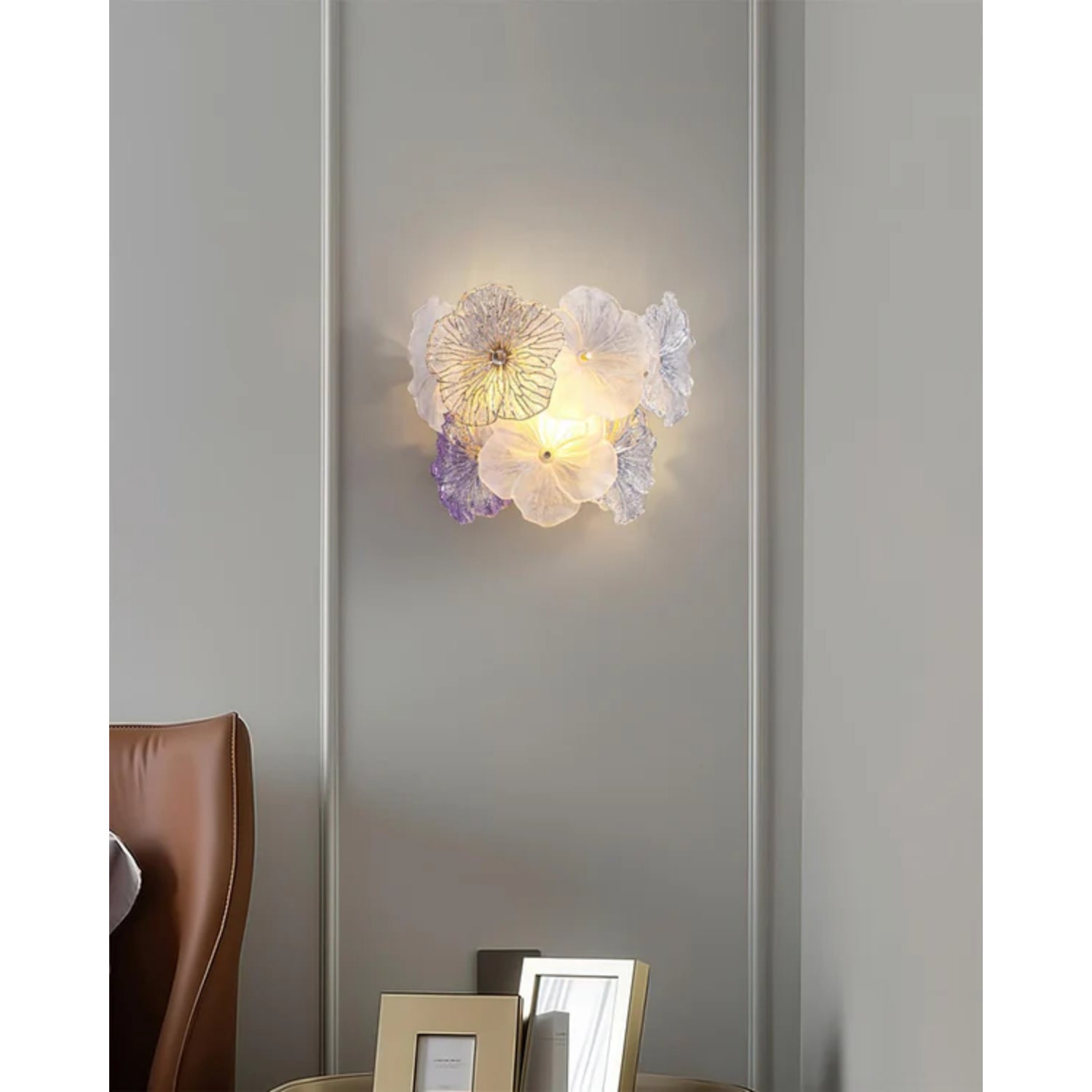 Lampada a stelo con fiore Leyza