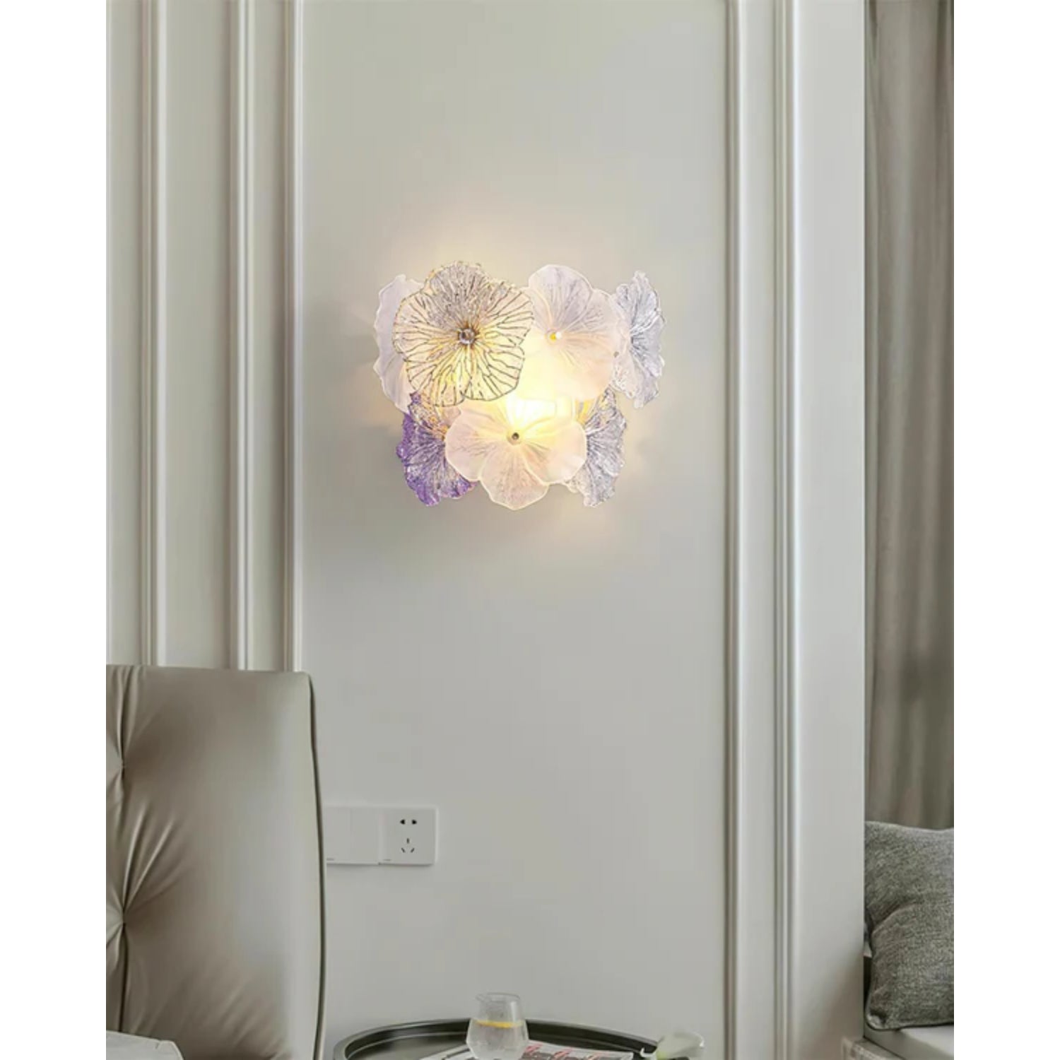 Lampada a stelo con fiore Leyza