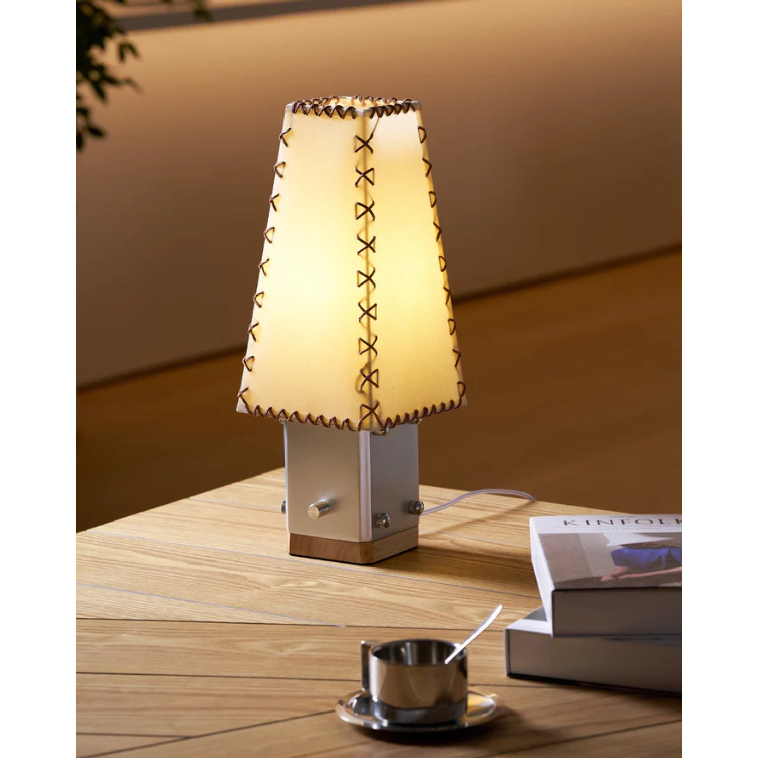 Lampada da tavolo Elestea