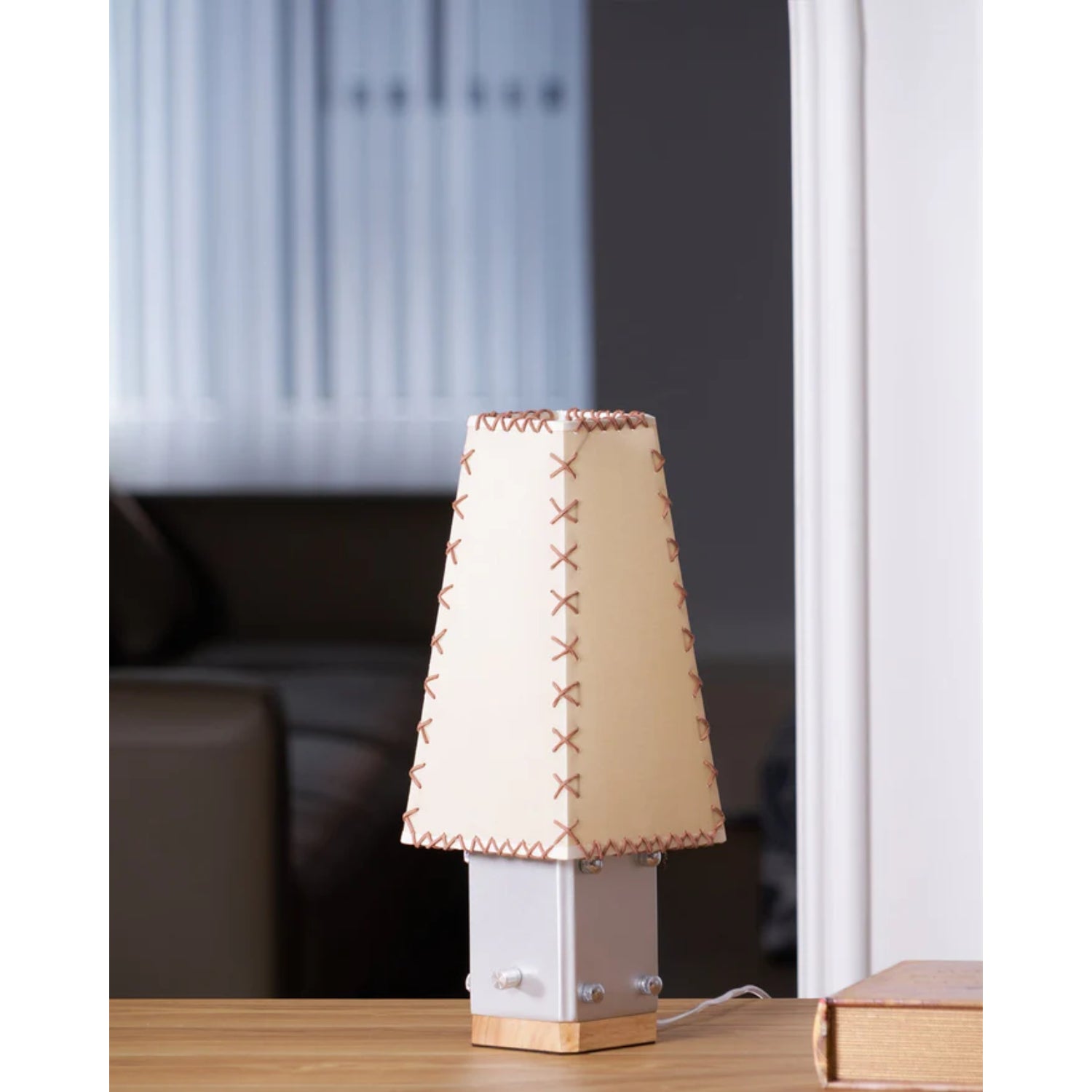 Lampada da tavolo Elestea