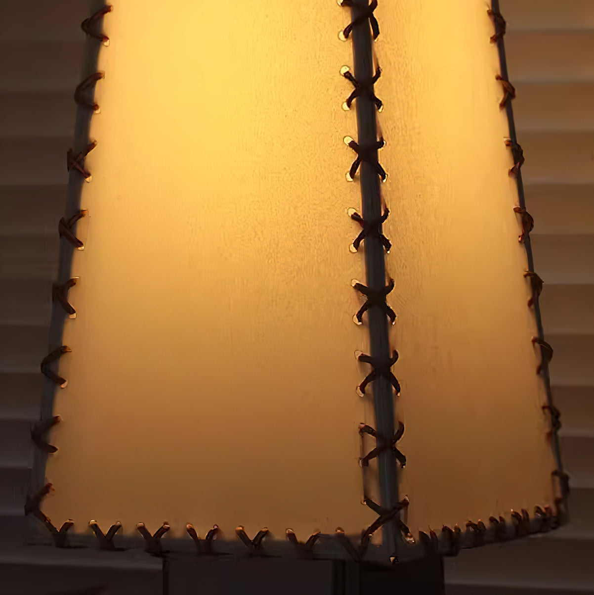 Lampada da tavolo Elestea