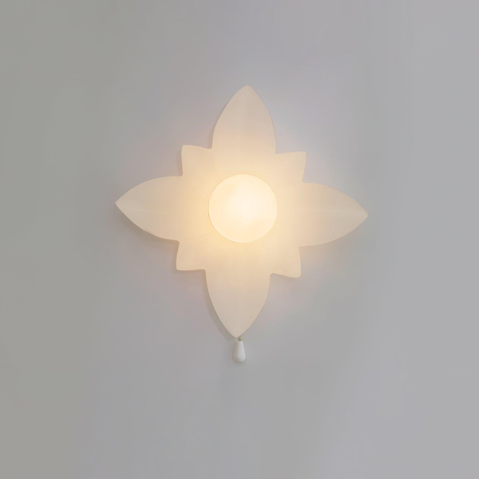 Lyn Bloemvorm Wandlamp