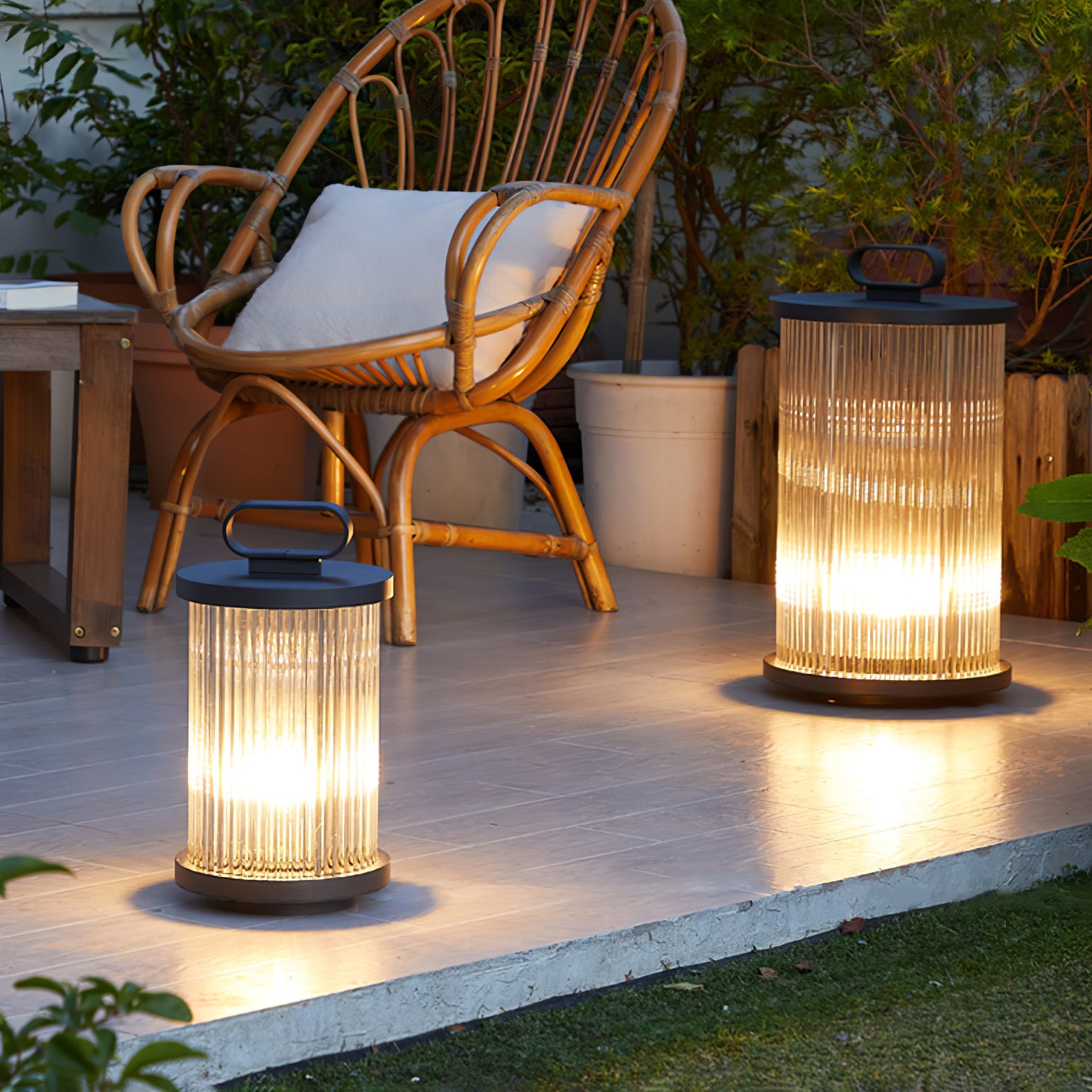 Lentesse Outdoor Lamp
