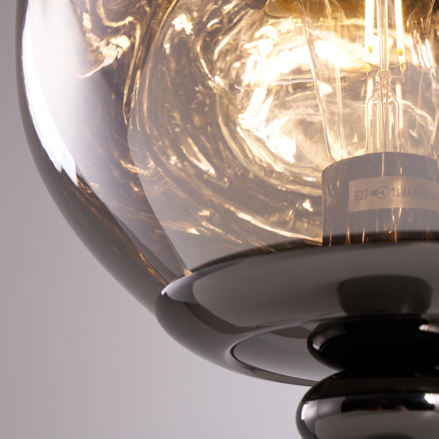 Lampada da tavolo Syrlion a forma di globo