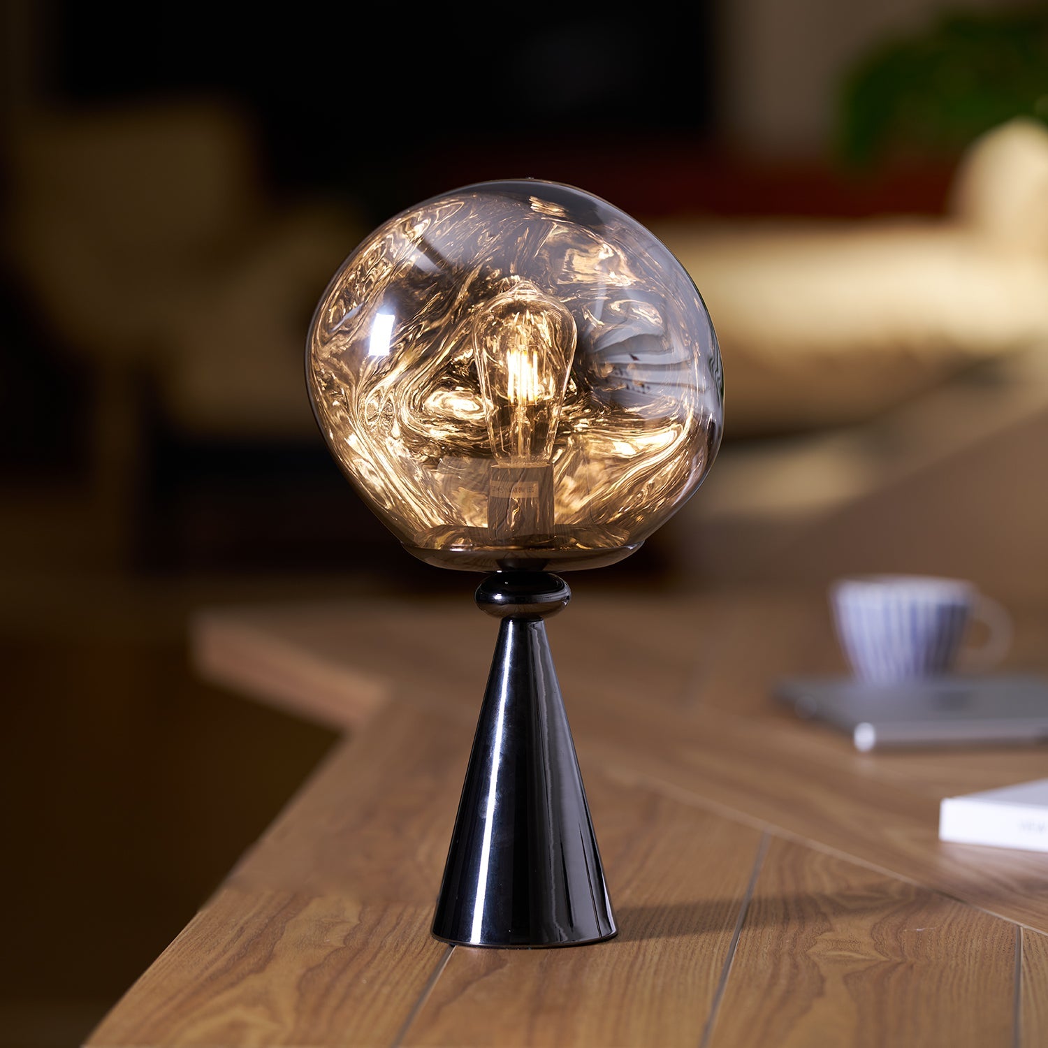 Lampada da tavolo Syrlion a forma di globo