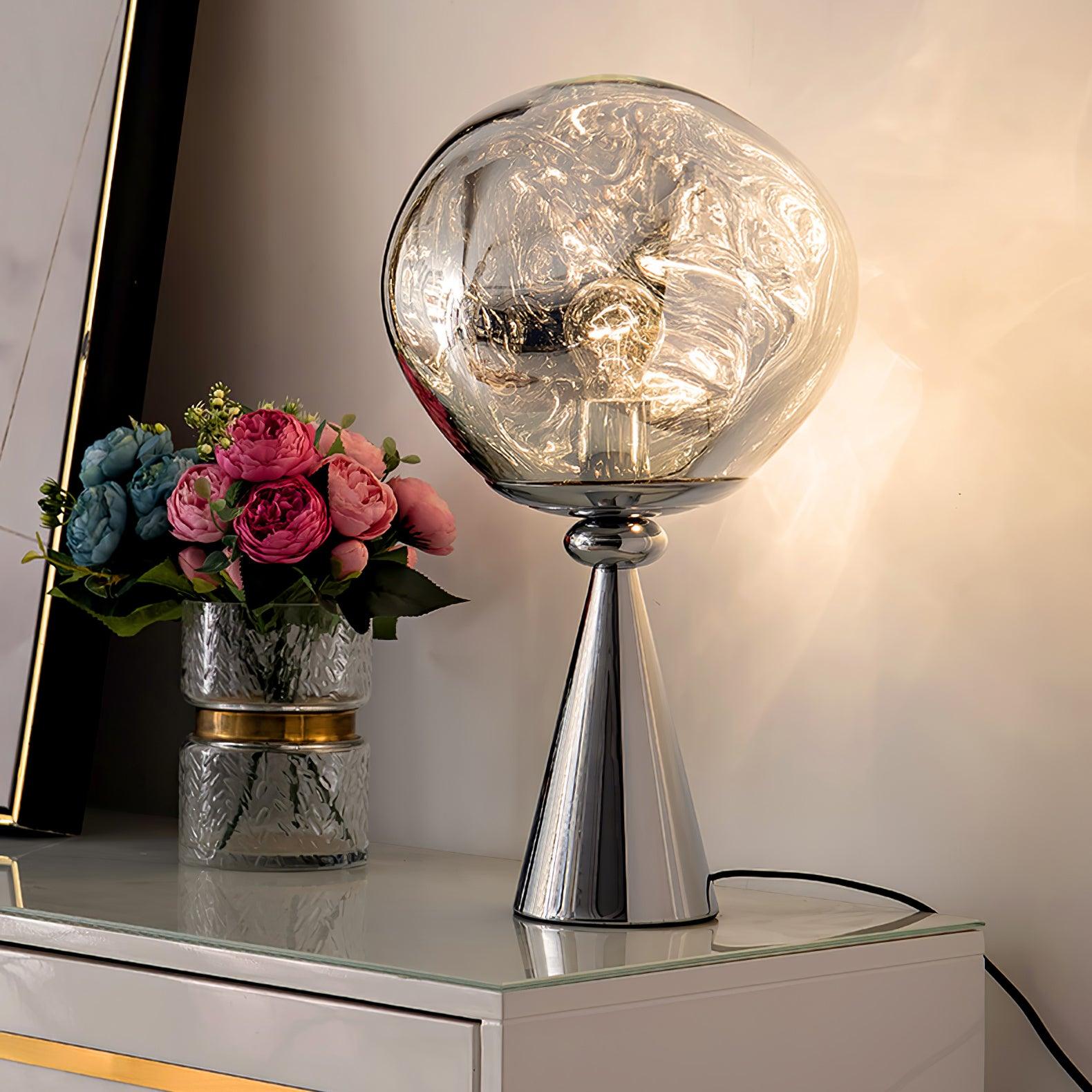 Lampada da tavolo Syrlion a forma di globo