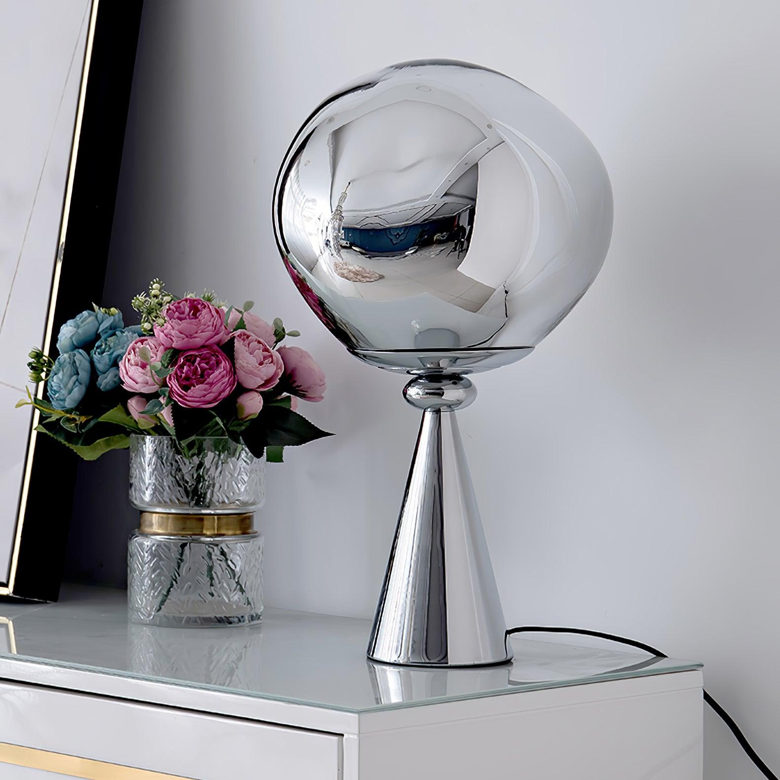 Lampada da tavolo Syrlion a forma di globo