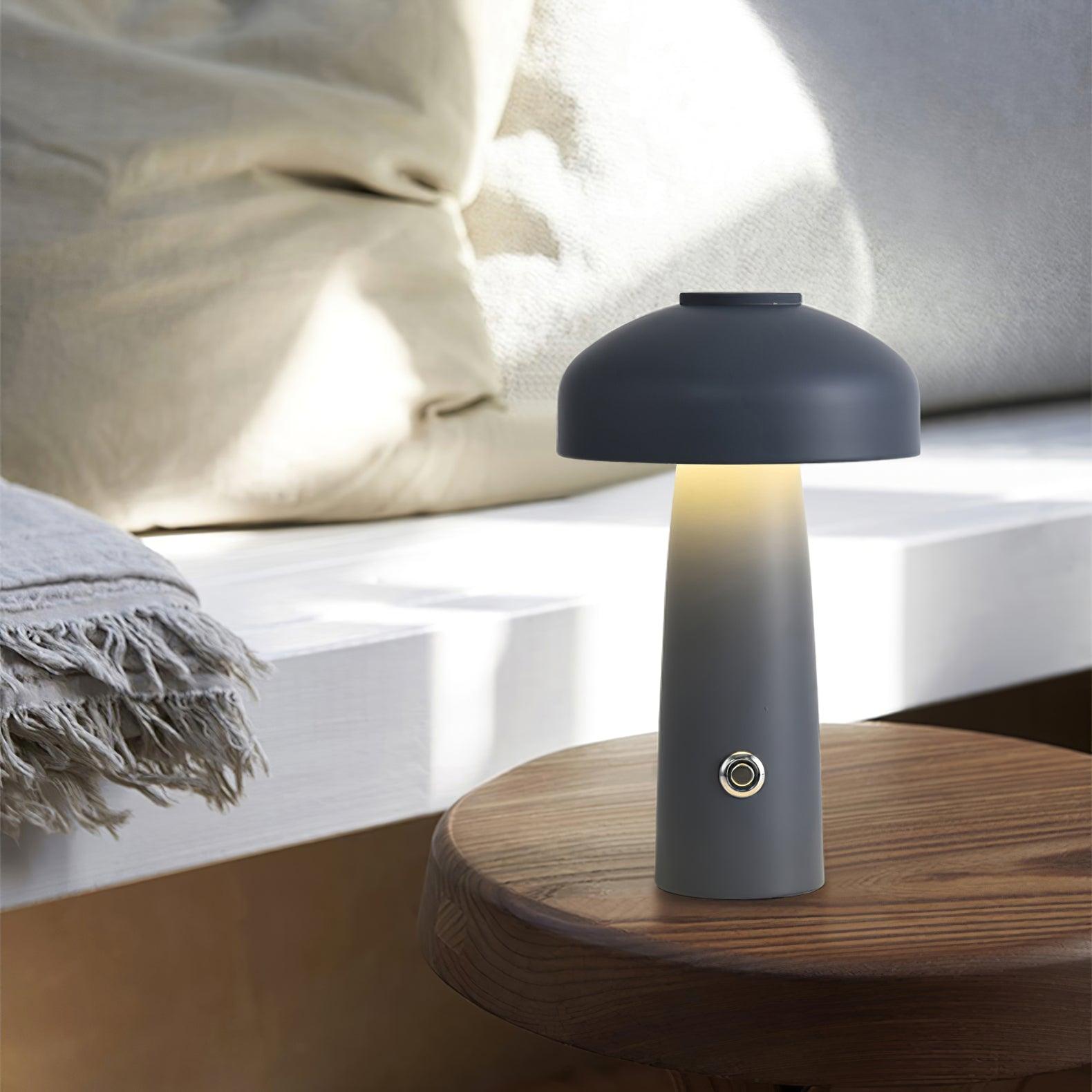 Lampada da tavolo Tomzo