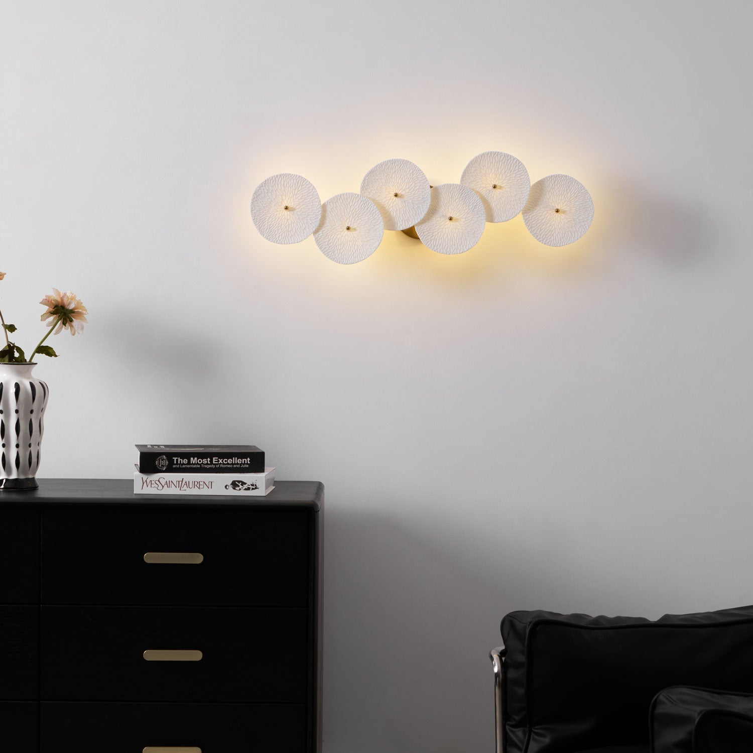 Lys Lotus Wandlamp
