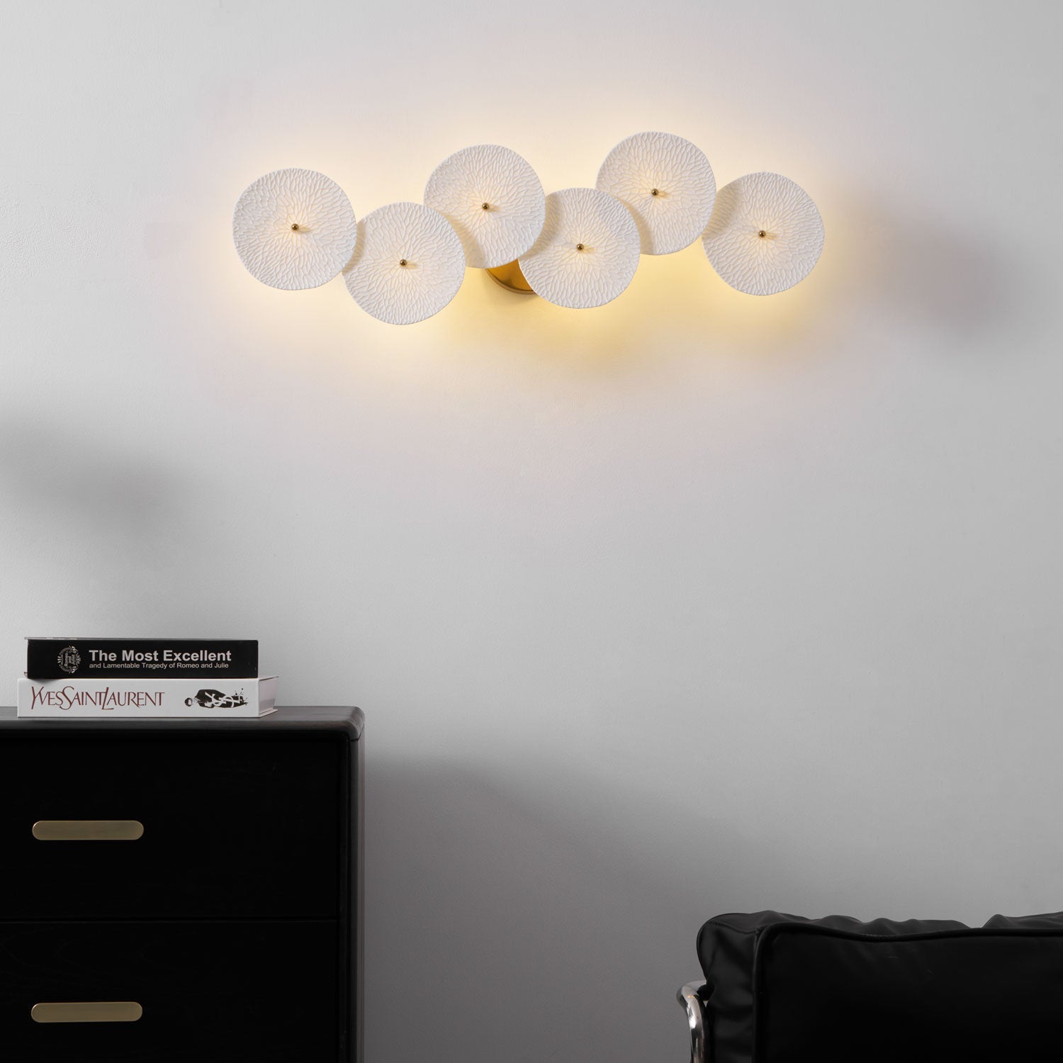 Lys Lotus Wandlamp