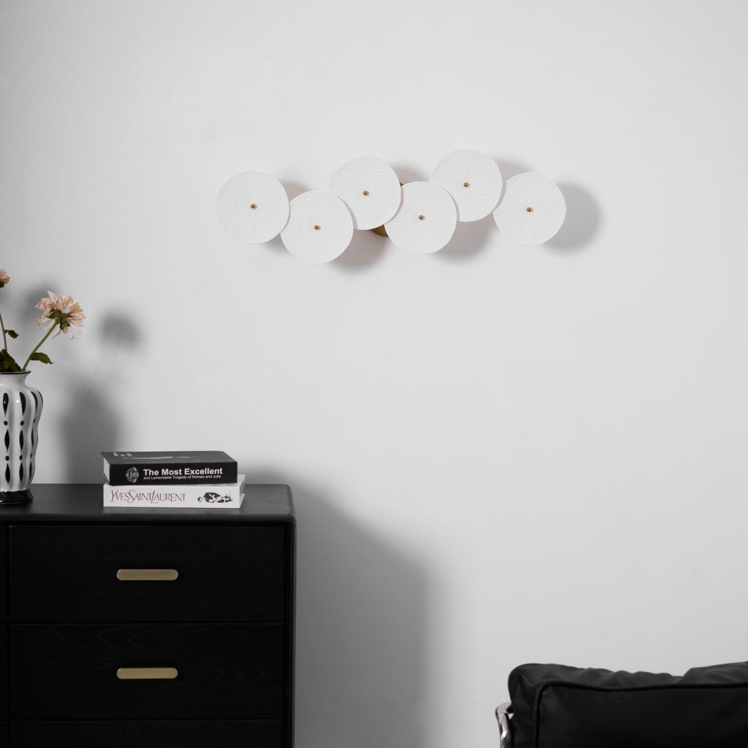Lys Lotus Wandlamp