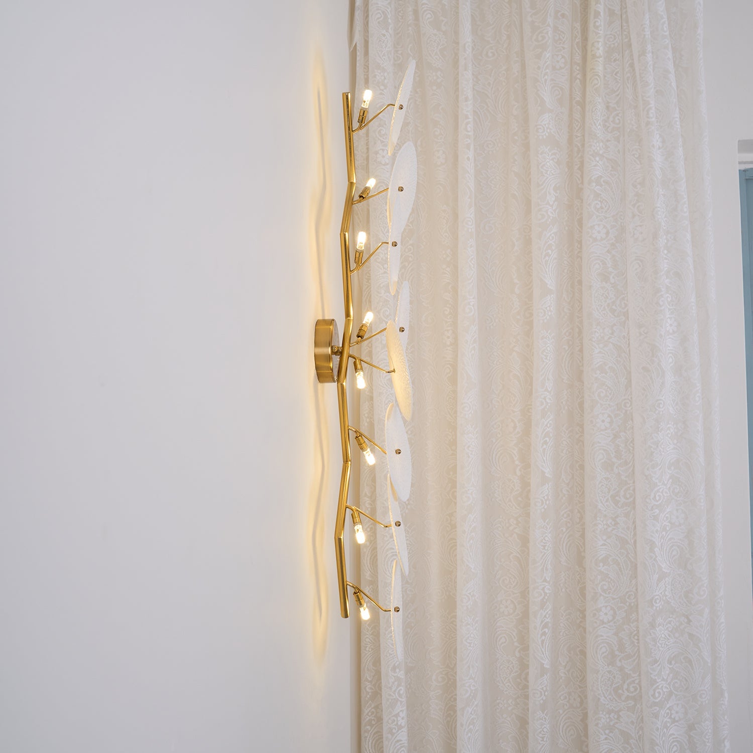 Lys Lotus Wandlamp