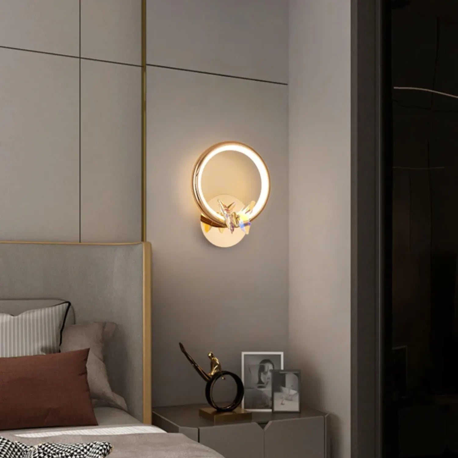 Lampada da parete ad anello