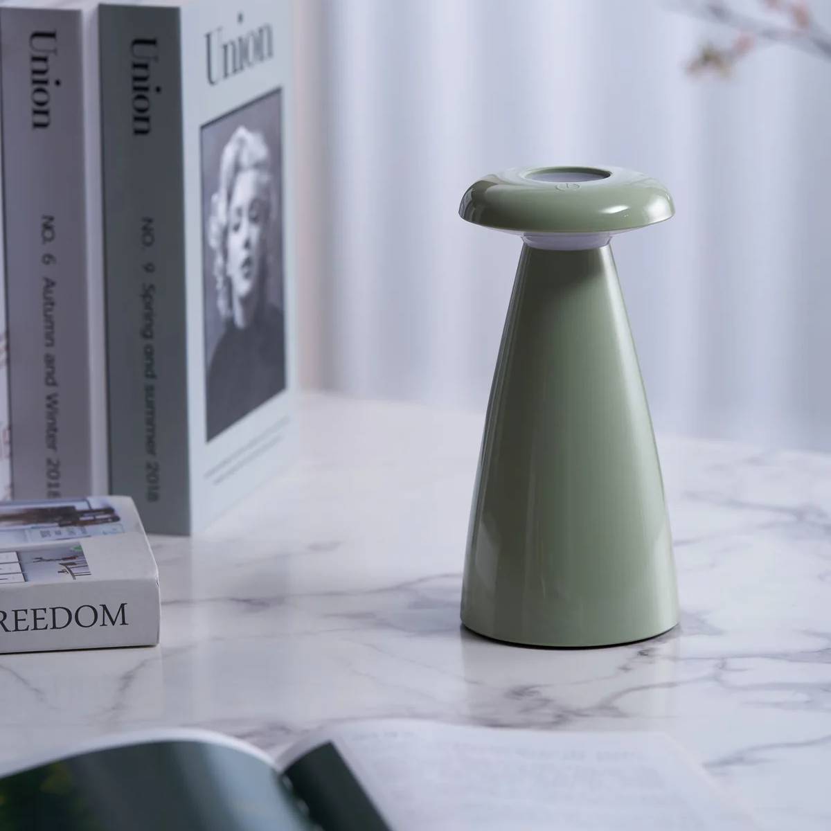 Lampada da tavolo Nelisco