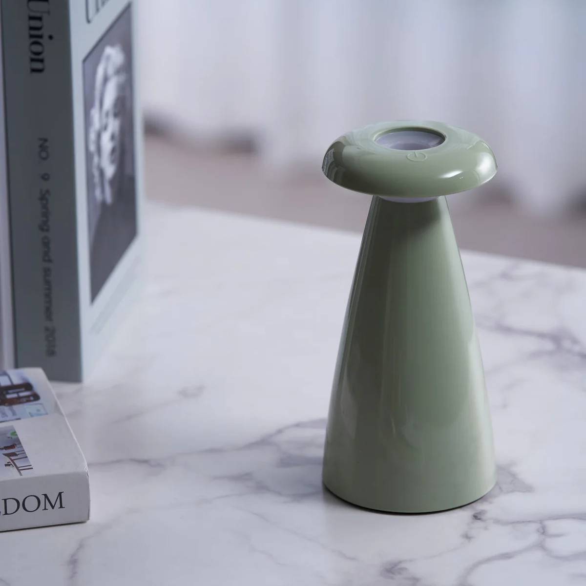 Lampada da tavolo Nelisco