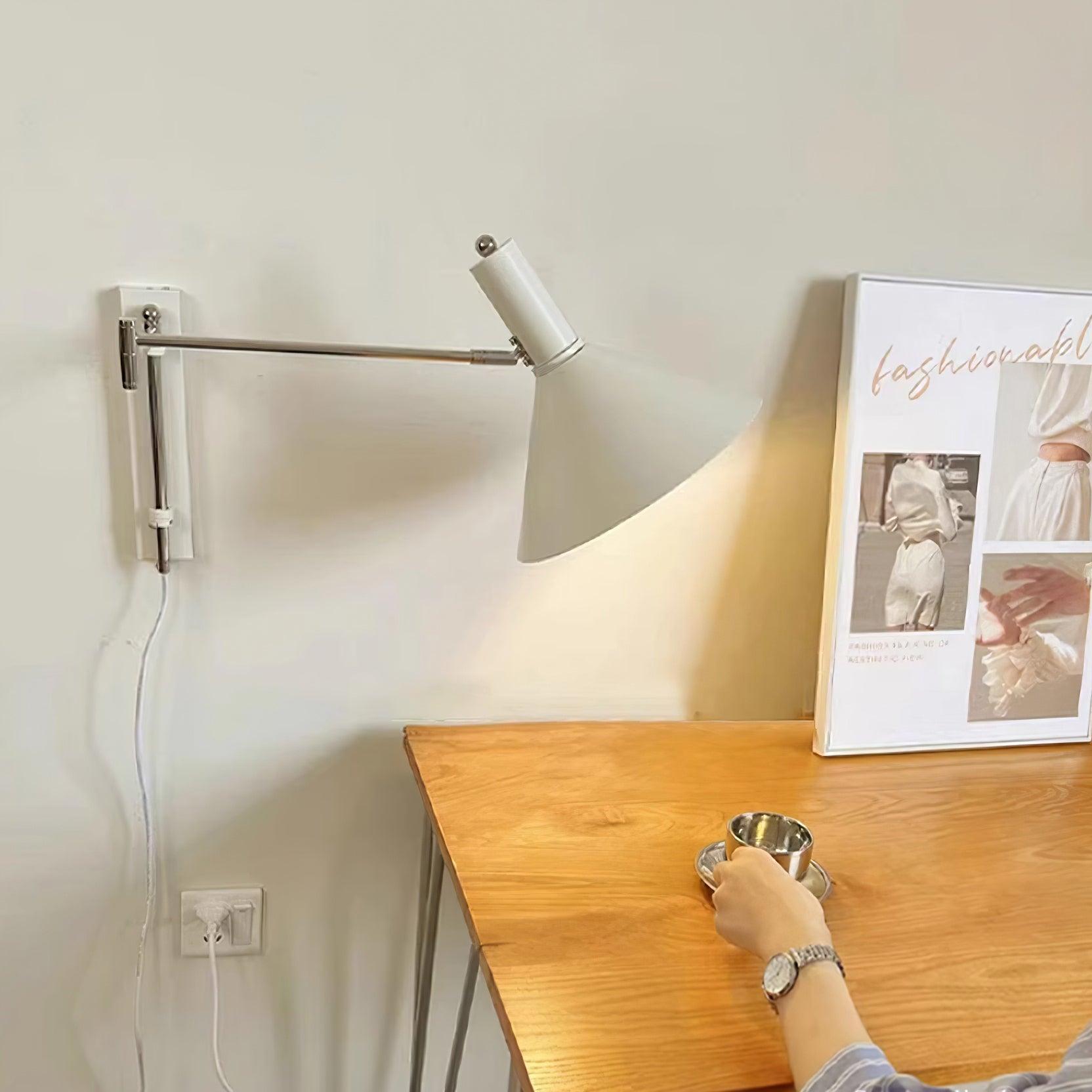 Azelio Plug In Wandlamp