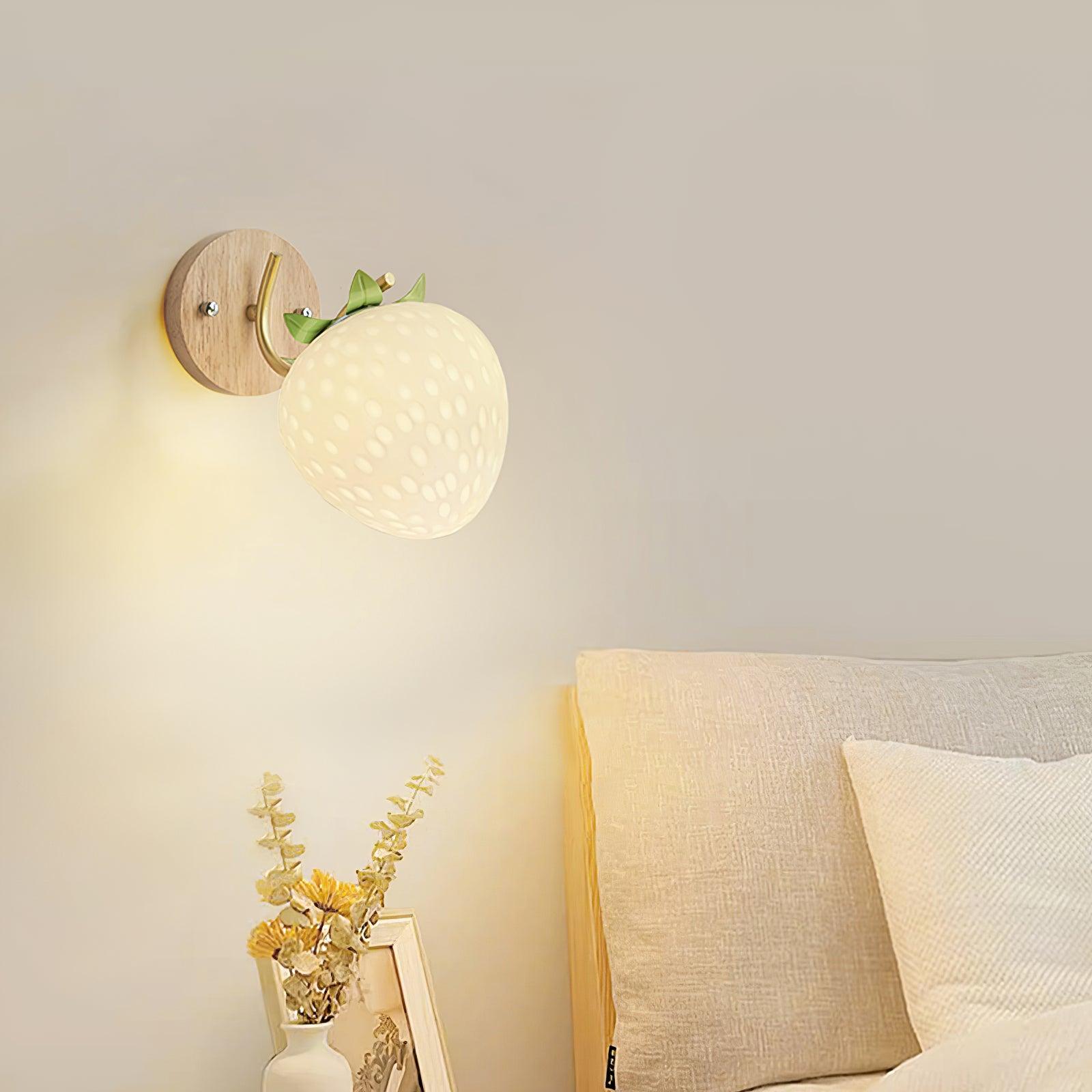 Liso Aardbei Wandlamp