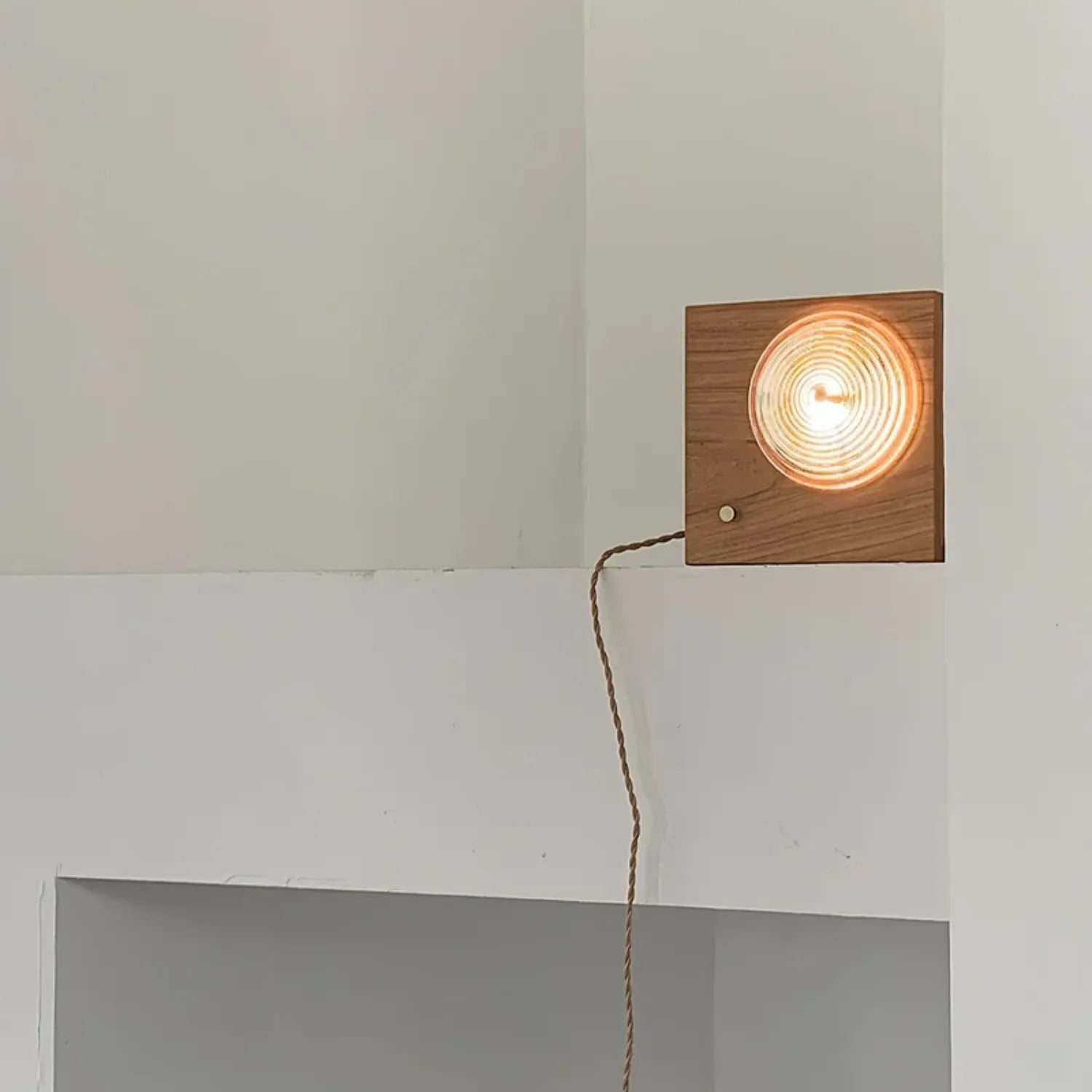 Lampada da parete vintage in legno per macchina fotografica